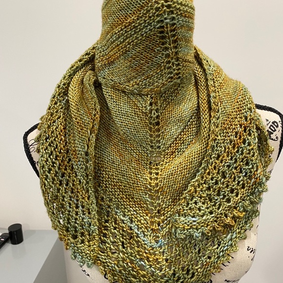 Hand-knitted Olive Melange Shawl - Picture 5 of 9